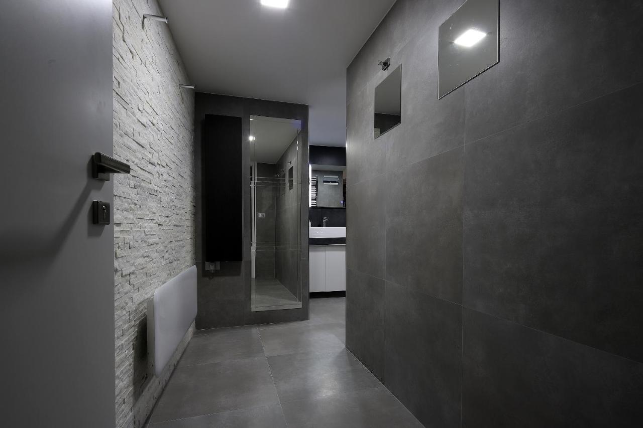 Redrose Apartment
